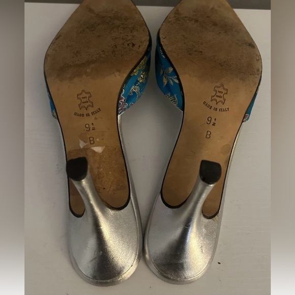 Isaac Mizrahi Teal and Silver slip on heels size 9.5 - Picture 5 of 6